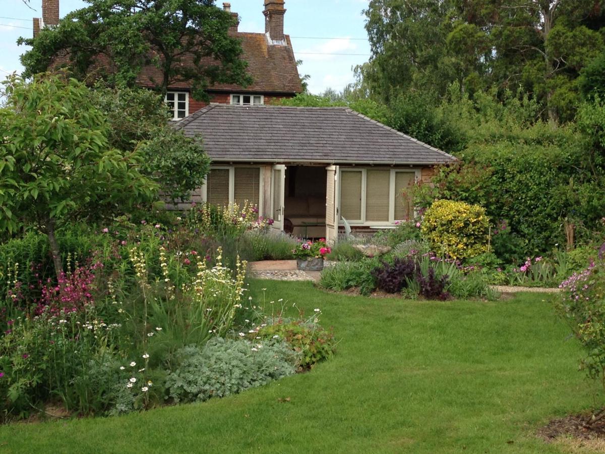 Thatched Cottage B&B Hever Exterior photo