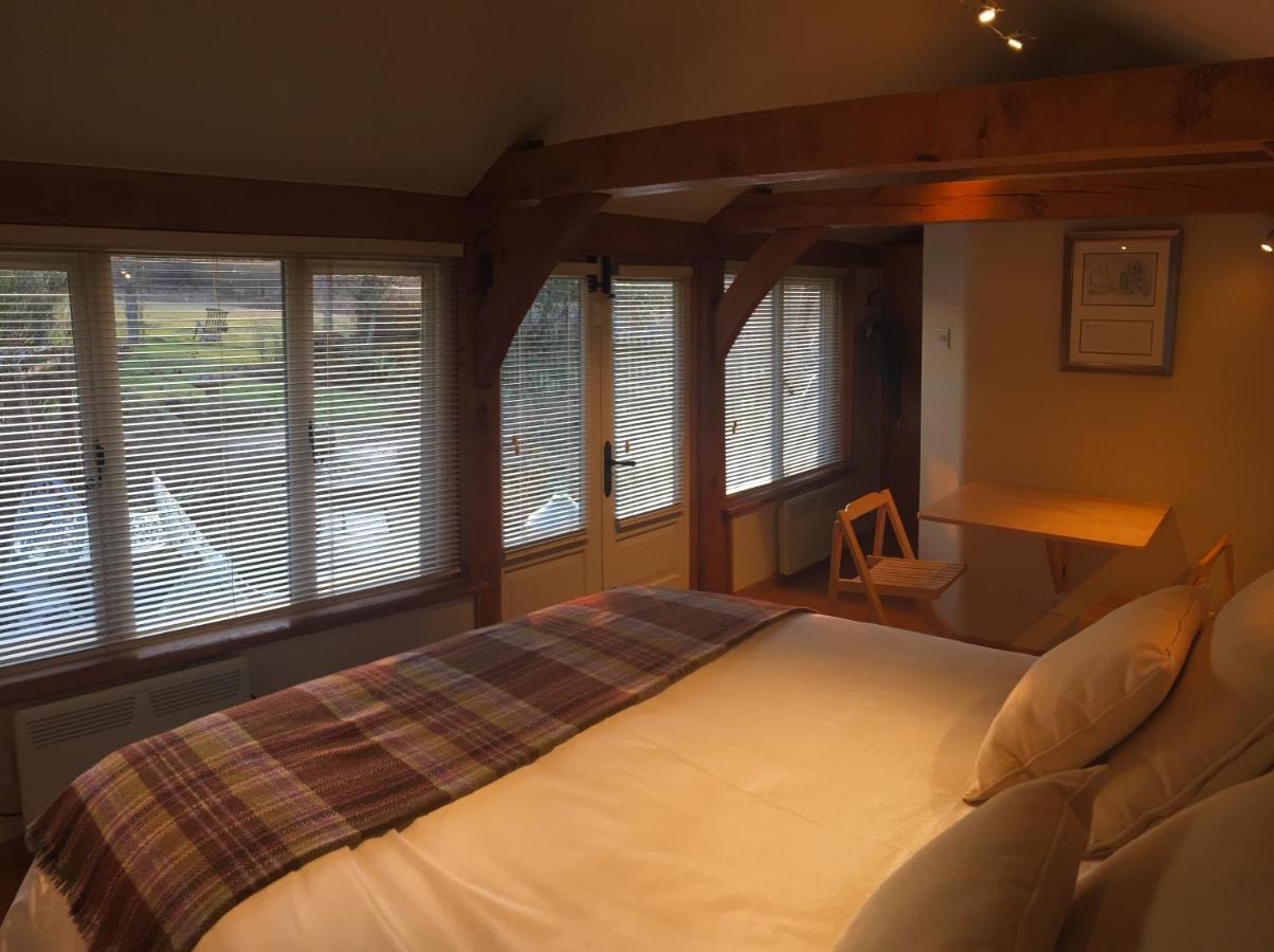 Thatched Cottage B&B Hever Exterior photo
